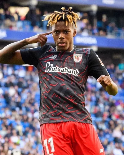Nico Williams en acción con la camiseta del Athletic Club